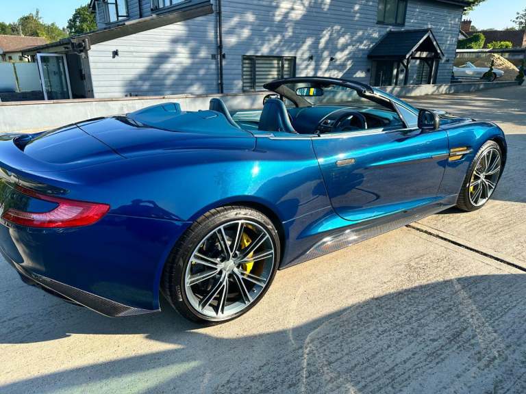 ASTON MARTIN VANQUISH  2013