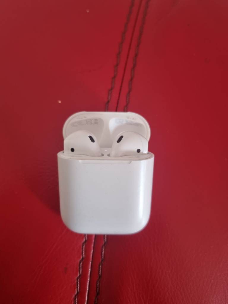 Apple AirPods 