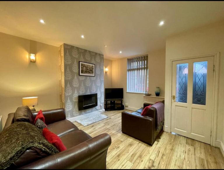 Excellent 2 Bed property to rent with 2 reception rooms 