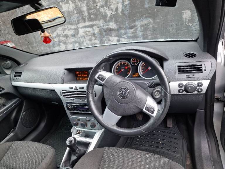Vauxhall, ASTRA, Hatchback, 2010, Manual, 1598 (cc), 3 doors