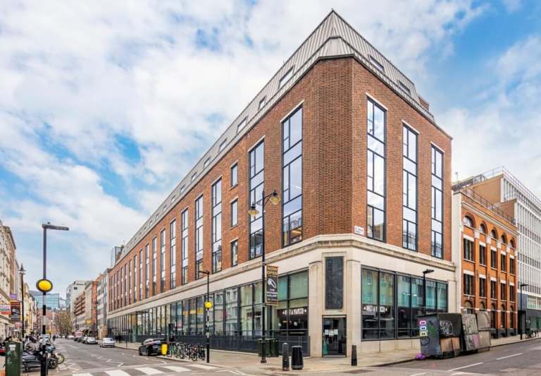 Private Office Spaces From 3 to 37 Desks in Farringdon with All Inclusive Pricing EC1N