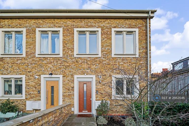 2 bedroom house in Park Rise Road, London, SE23 (2 bed) (#2663546)