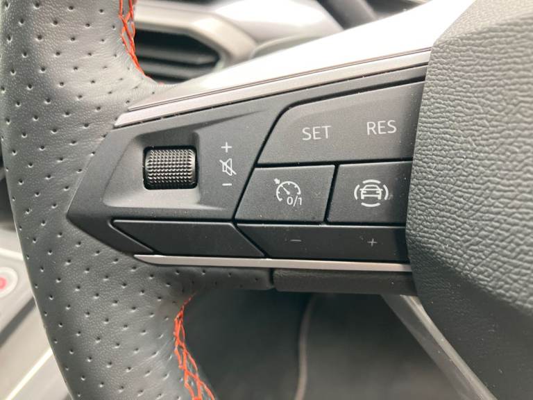 2025 SEAT Leon 1.0 eTSI FR 5dr DSG Hatchback PETROL Automatic