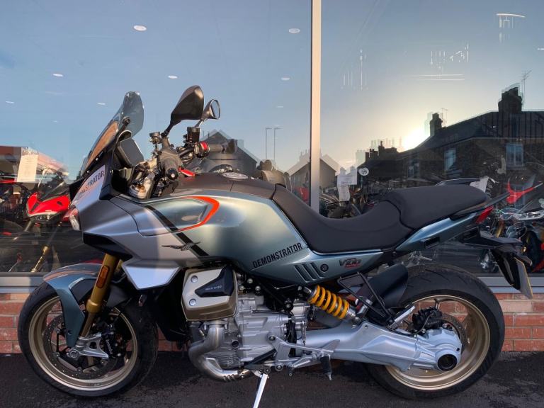 Moto Guzzi V100 Mandello S - 1268 miles - MOTO GUZZI WARRANTY UNTIL 21/07/27