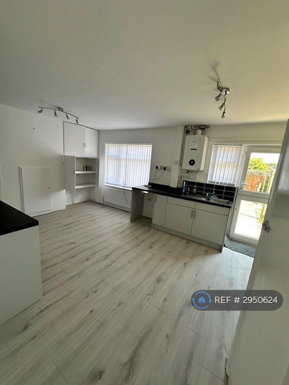 3 bedroom house in Romsey Close, Stanford-Le-Hope, SS17 (3 bed) (#2950624)