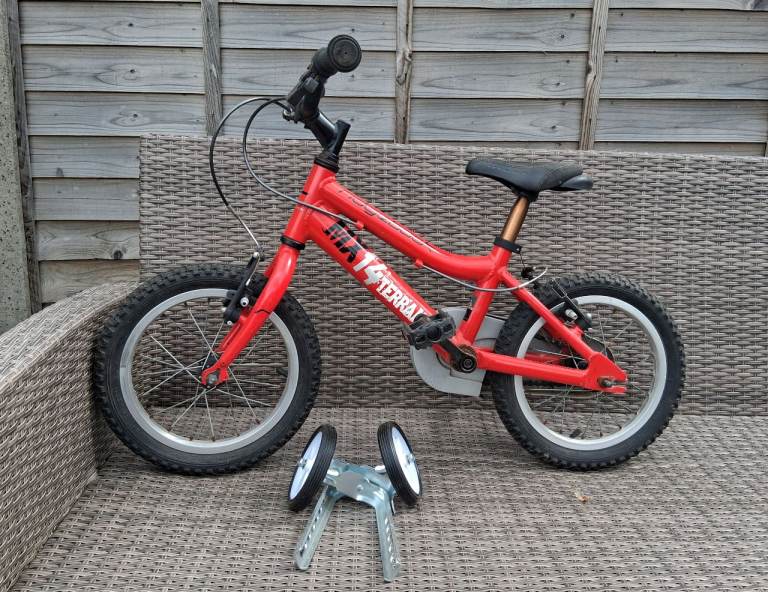 Quality Little Bike - with stabilizers 