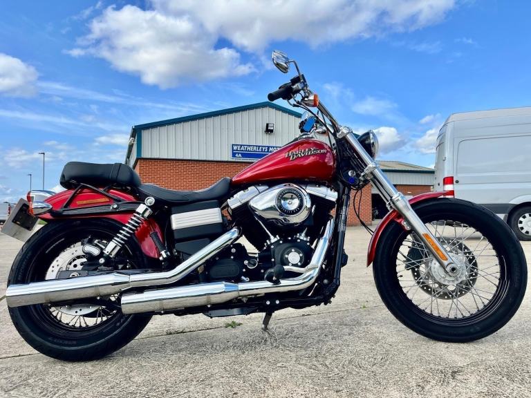 Harley-Davidson FXDB STREETBOB BEAUTIFUL EXAMPLE HARLEY DEALER SERVECE THIS YEAR