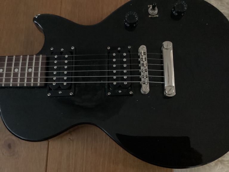 Epiphone electric guitar special 2 
