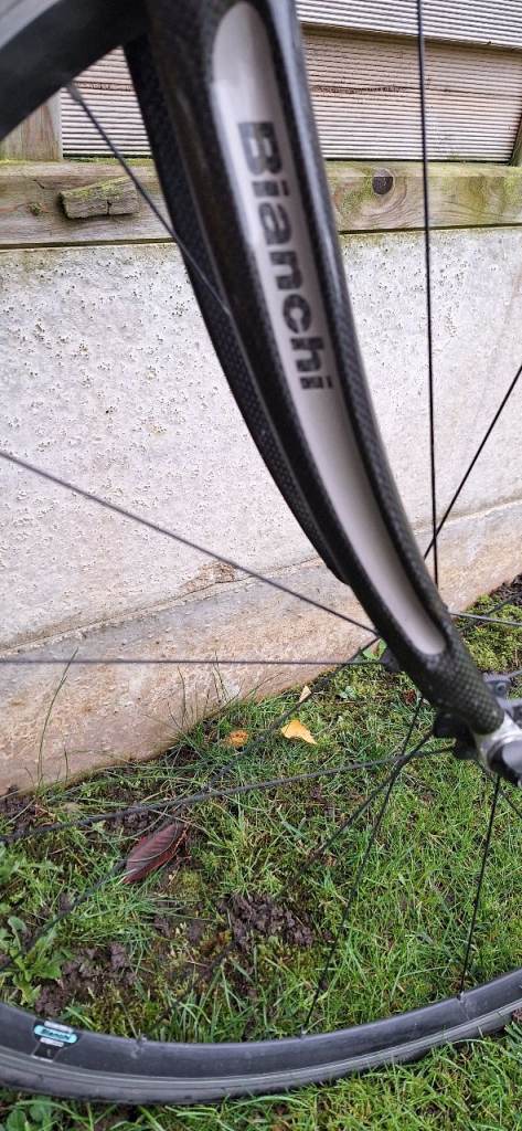 Road bike Bianchi 23in wheels 