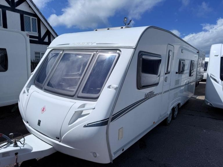 2008 ABBEY VOGUE 610 4 Berth fixed island bed