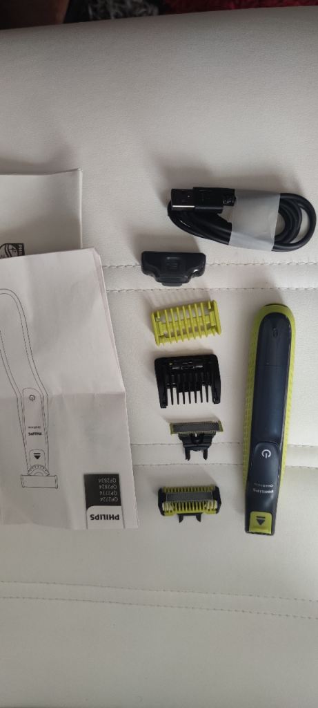 Philips OneBlade Shaver QP2428