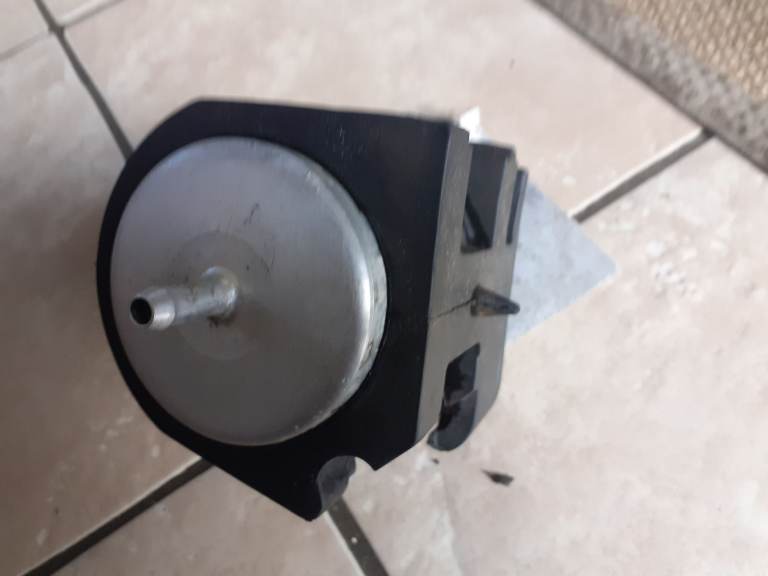 Fuel filter from Citroen XM Mk 2 2CT + holder