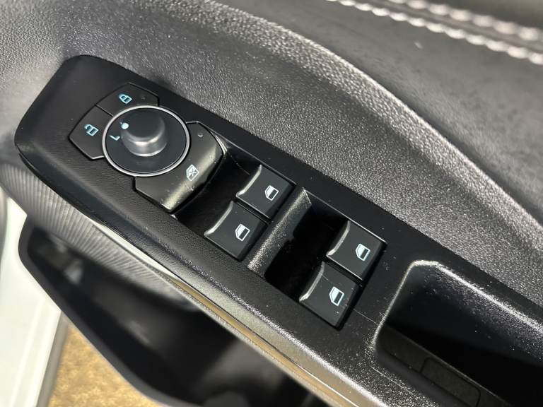 2024 Ford Puma 1.0 EcoBoost Hybrid mHEV Titanium 5dr Hatchback Petrol Manual