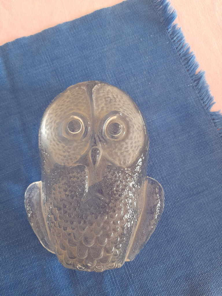 Beautiful crystal Owl. New, unwanted gift.