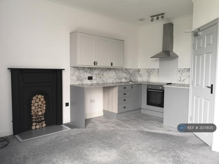 1 bedroom flat in Cliviger, Burnley, BB10 (1 bed) (#3074135)