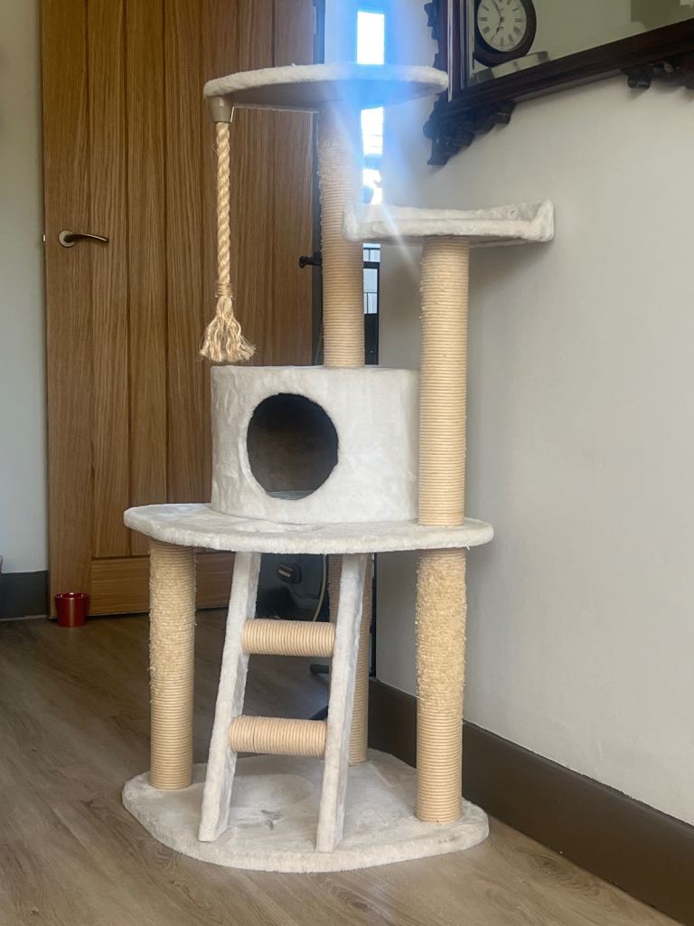 Cat tree 
