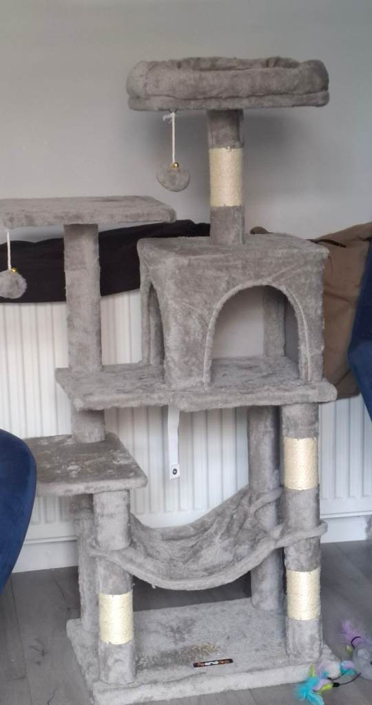 Cat tree tower