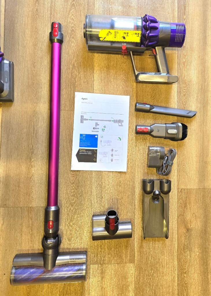 Dyson V10 Animal, Good Battery, Great Condition, Fully Cleaned/Serviced, Dock Station etc 