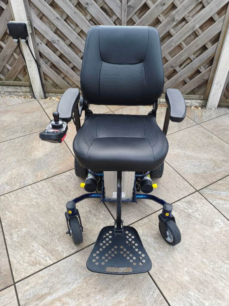 Roma Elite Power Chair with Seat Riser – Good Condition