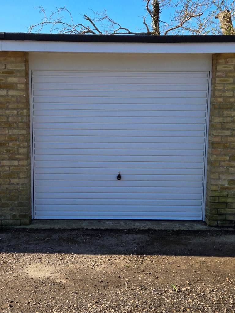 Garage for rent in Barnham PO22 0EJ 
