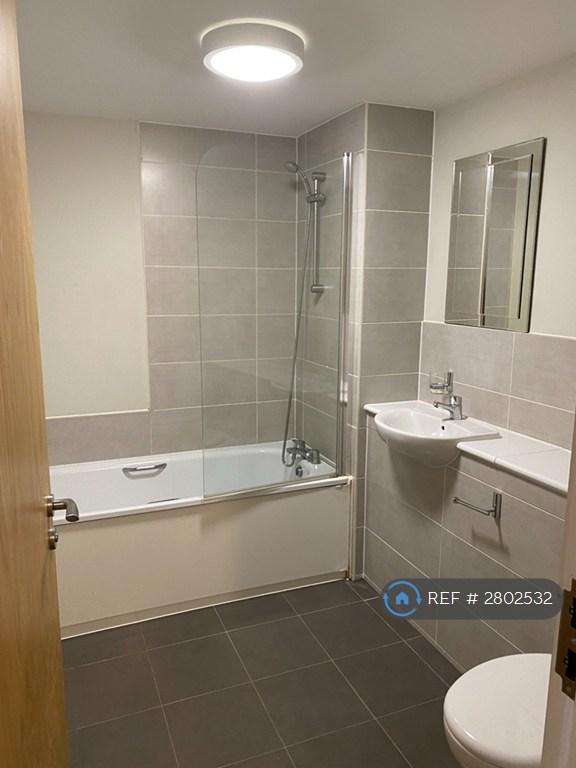 2 bedroom flat in Salford, Salford, M3 (2 bed) (#2802532)