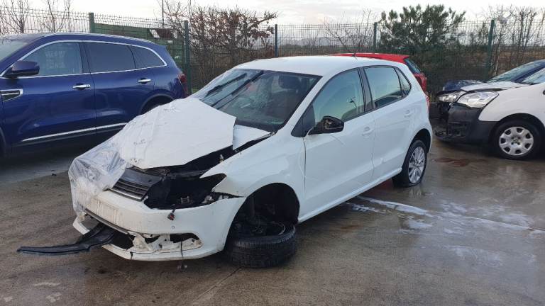 **For breaking** Vw Volkswagen Polo SE, 1.4 diesel 5 speed (2016).