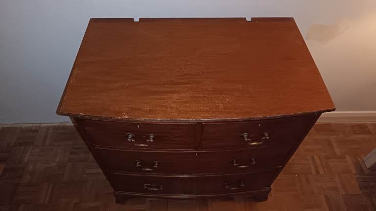 Antique bow fronted chest of drawers