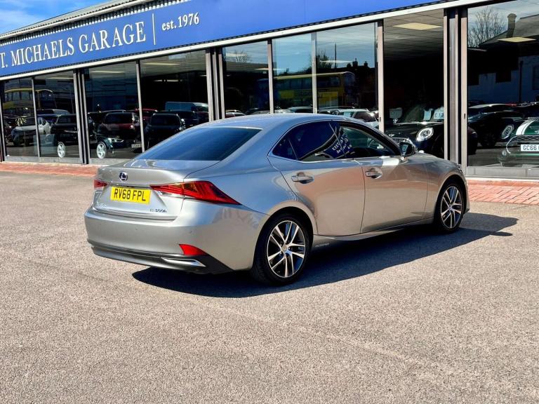 2018 Lexus IS 300h Advance 4dr CVT Auto SALOON PETROL/ELECTRIC Automatic