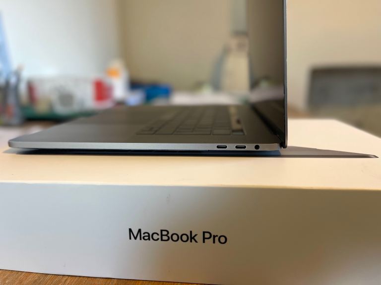 🔥MacBook Pro 15,4" Retina, 16GB mem, 1TB, boxed 2016, BRAND NEW Motherboard nad Battery 