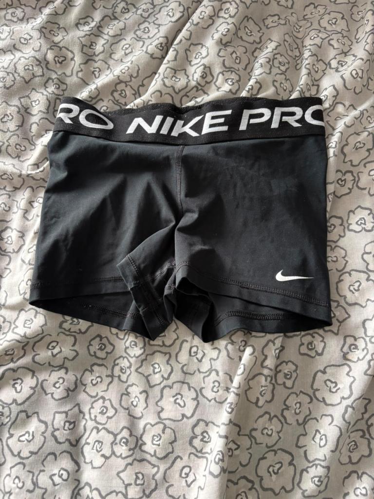 Girls (age 12-13) Nike Pro and Under Armour Gym Shorts & Leggings - Good Condition