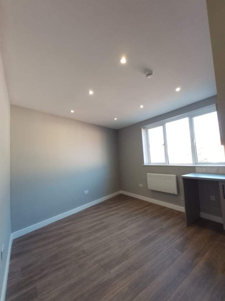 HMO Studio Flat – Merton Area - KT3 6EP – DSS Welcome (35+)