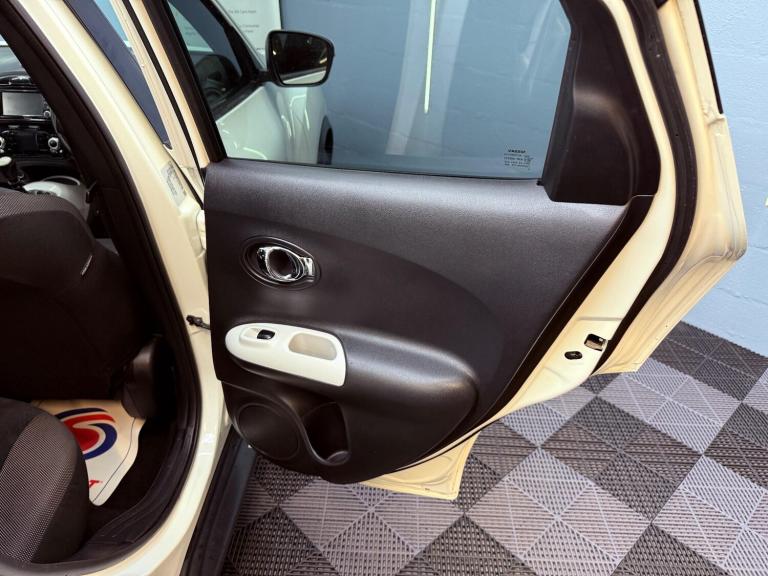2015 Nissan Juke 1.2 DIG-T Acenta Premium Euro 6 (s/s) 5dr HATCHBACK Petrol Manual