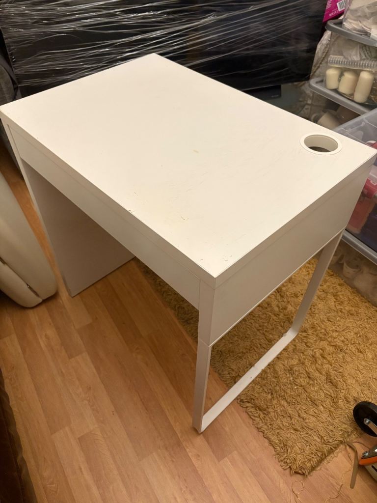 IKEA TABLE VERY GOOD CONDITION!!!