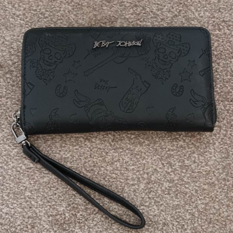 BETSEY JOHNSON Black Faux Leather Wallet with Wrist Strap – Brand New
