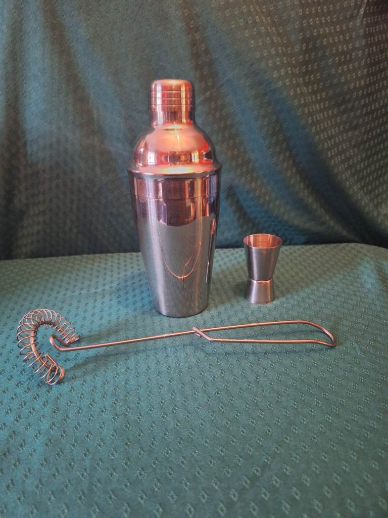 COCKTAIL SHAKER