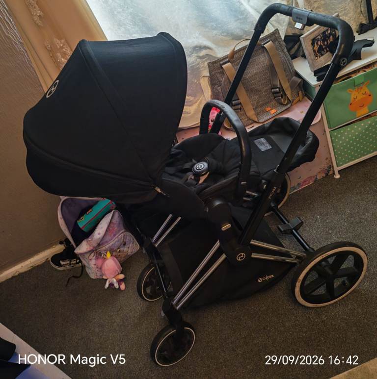 Cybex Priam Pushchair/Pram – Black