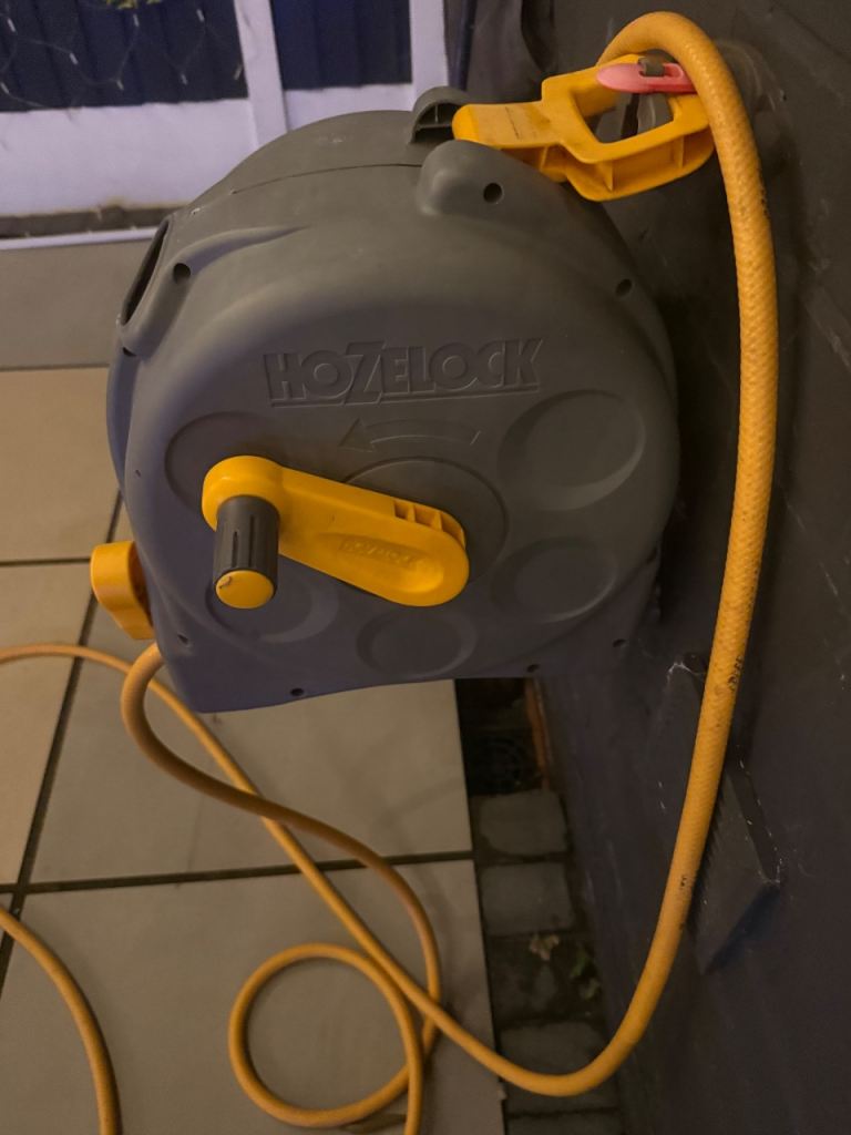 Hozelock Hose Reel with Hose – Good Condition