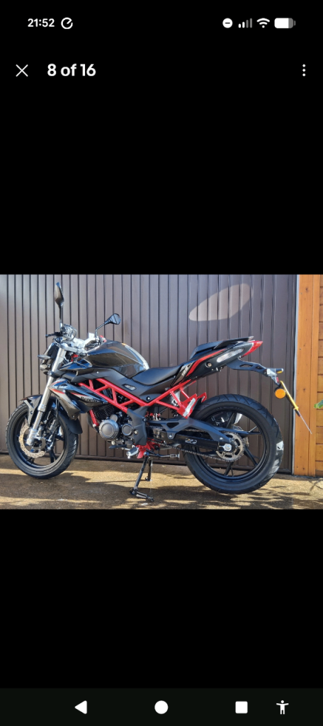 Benilli BN125 motorbike.