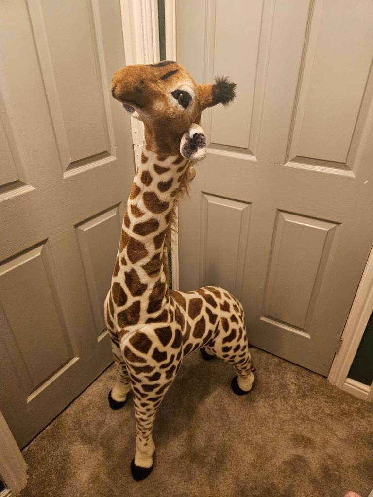 Large plush Girraffe like new 