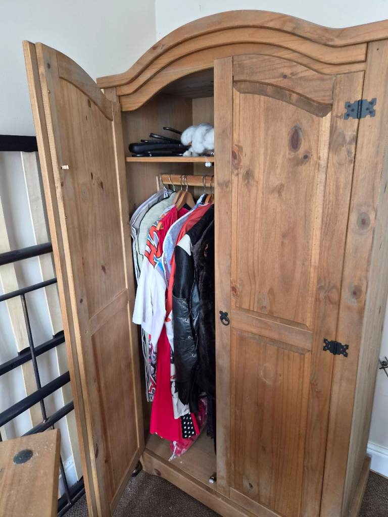 Pine Wardrobe – Good Condition