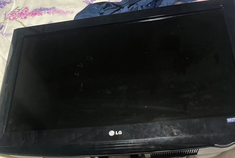LG 32-inch Television with Wall Bracket