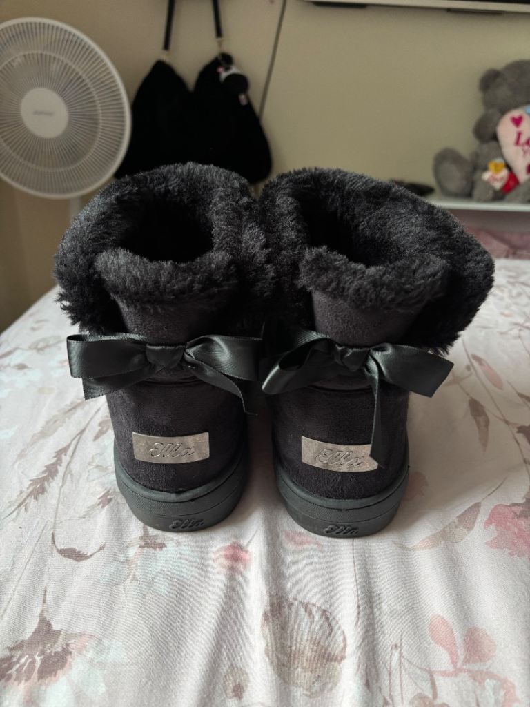 Black Ella Boots with Cute Bows – UK Size 6 / EU 39