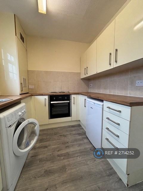 image for 2 bedroom flat in Russell Street, Reading, RG1 (2 bed) (#2714252)