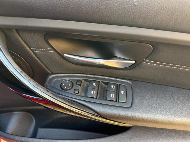 2013 BMW 3 Series 2.0 320d Sport Auto Euro 5 (s/s) 4dr SALOON Diesel Automatic