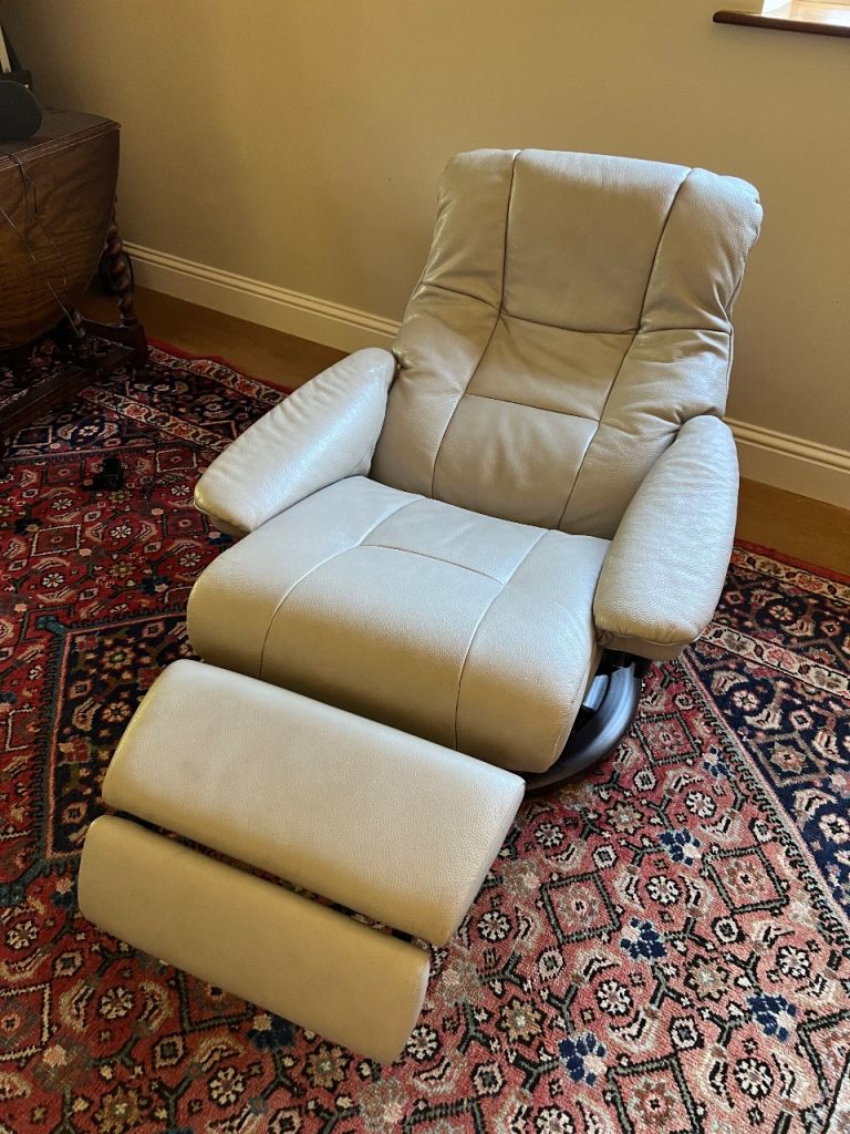 Stressless Cori leather recliner with power