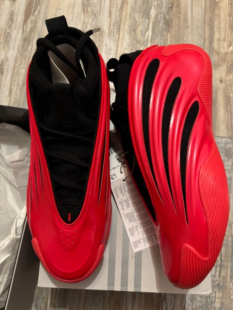 Mens Adidas harden volume trainers size 9.5 