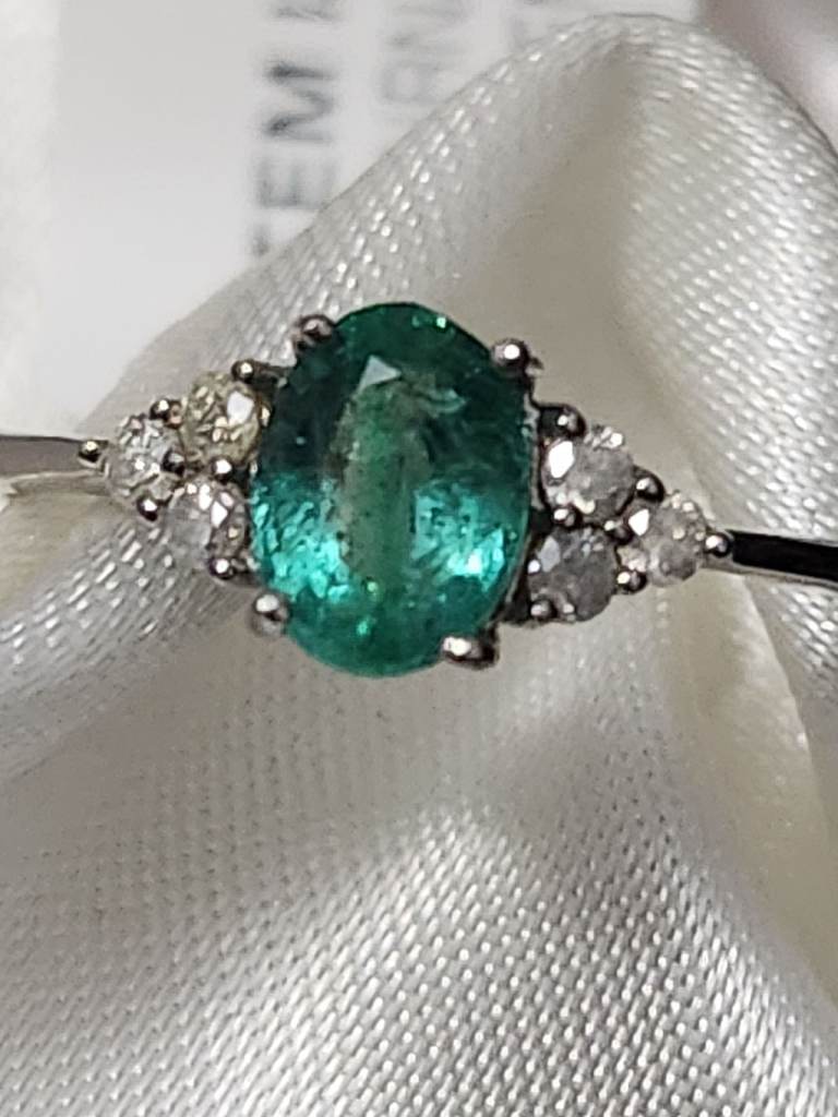 9Ct Sizs R WHITE Gold Emerald Diamonds Ring  NEW 