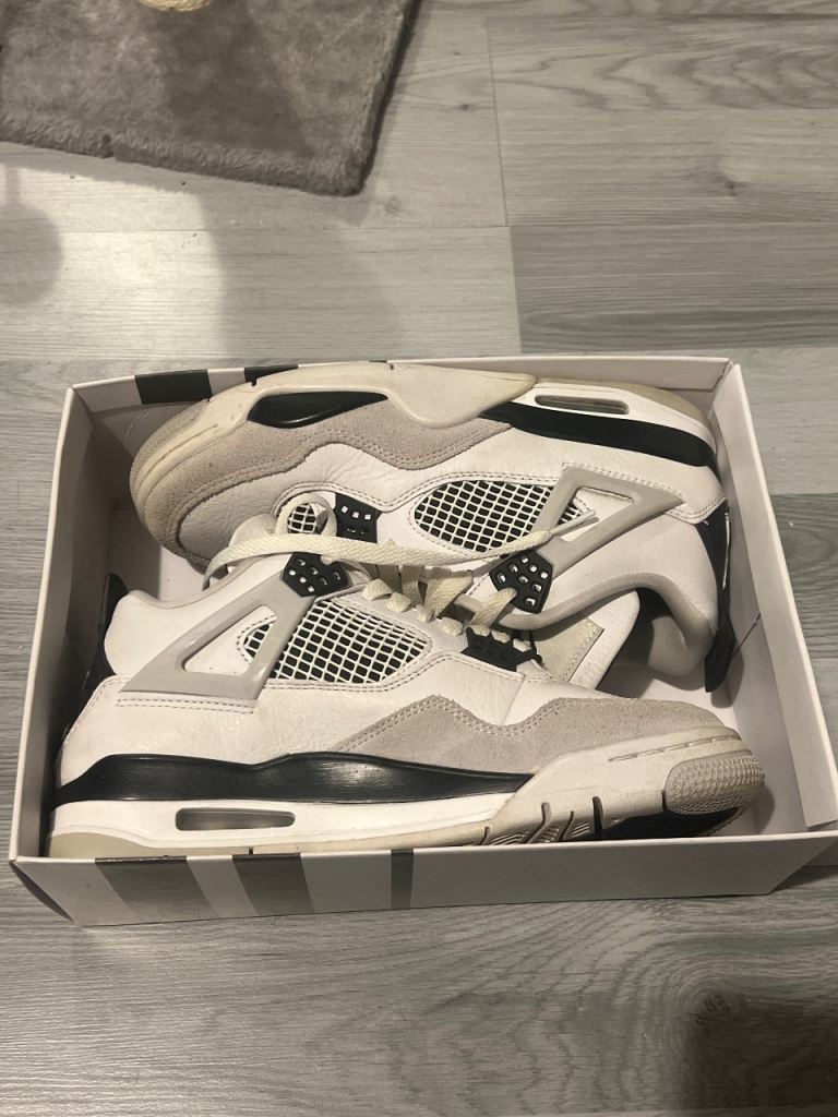 Nike Air Jordan 4 Military Black UK 6.5 – Lightly Worn – No Box