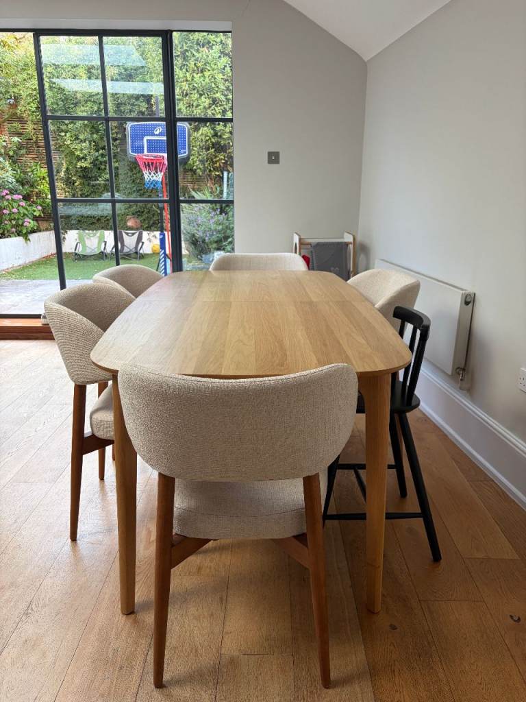Swyft Extending Dining Table 03