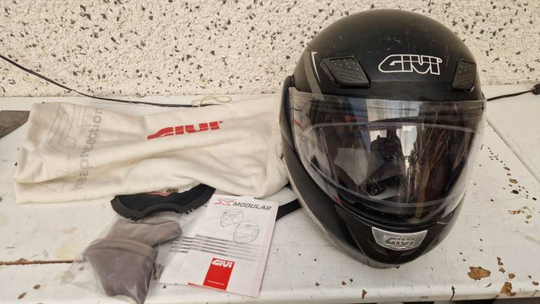Givi Motorcycle Flip up Helmet - Medium Size